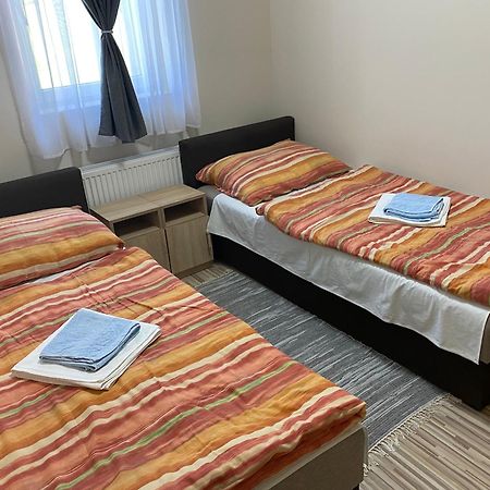 Aba-Boebe Vendeghaz Apartment Zalaszentivan ภายนอก รูปภาพ
