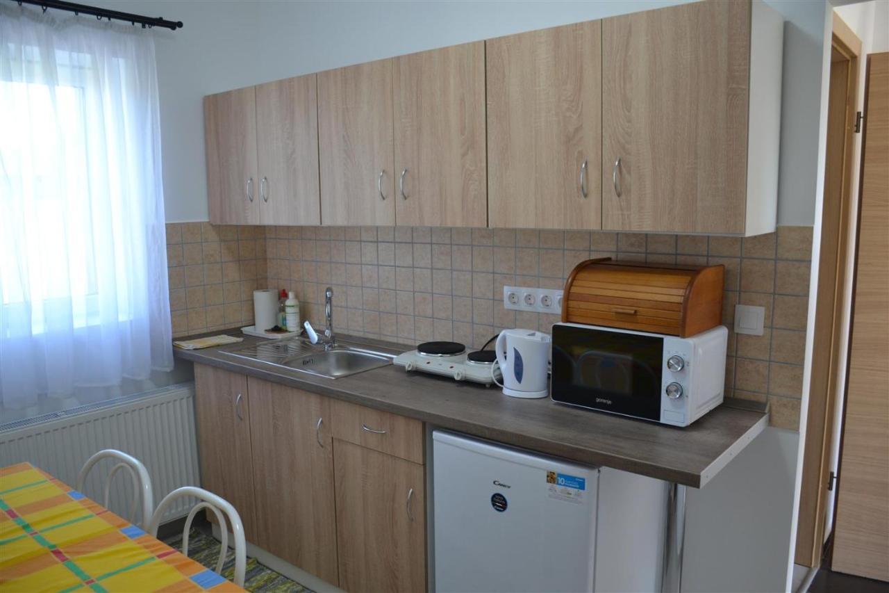 Aba-Boebe Vendeghaz Apartment Zalaszentivan ภายนอก รูปภาพ