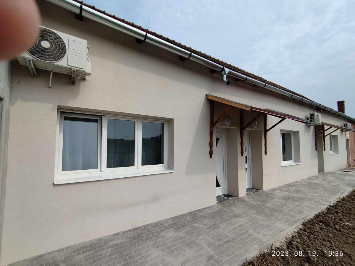Aba-Boebe Vendeghaz Apartment Zalaszentivan ภายนอก รูปภาพ