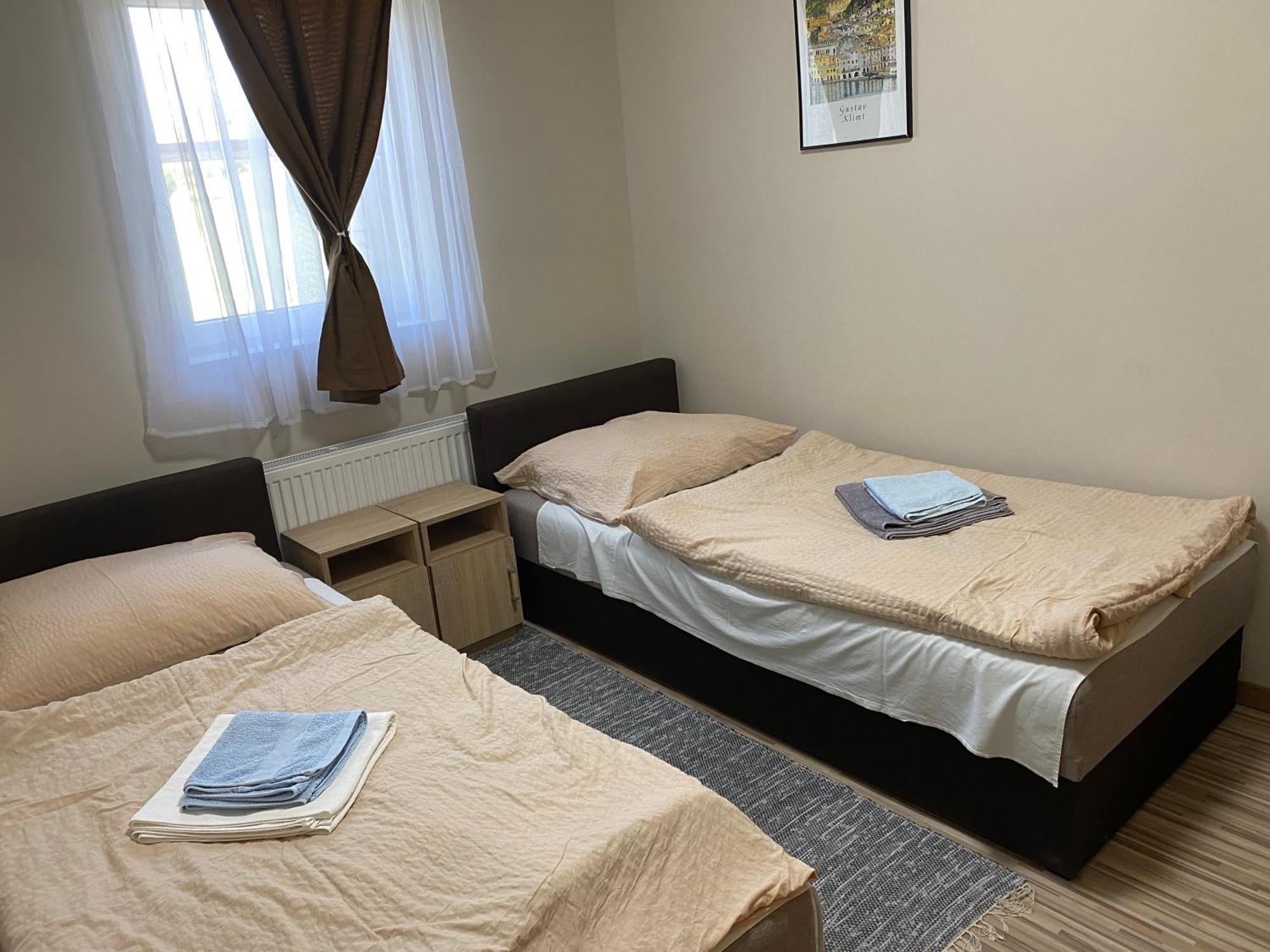 Aba-Boebe Vendeghaz Apartment Zalaszentivan ภายนอก รูปภาพ