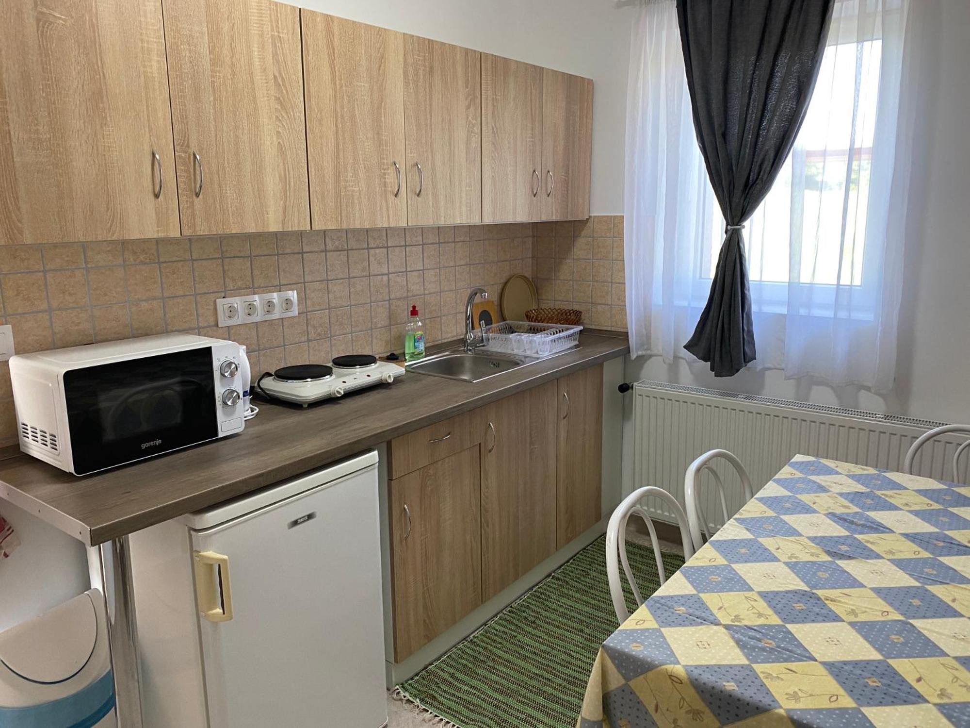 Aba-Boebe Vendeghaz Apartment Zalaszentivan ภายนอก รูปภาพ